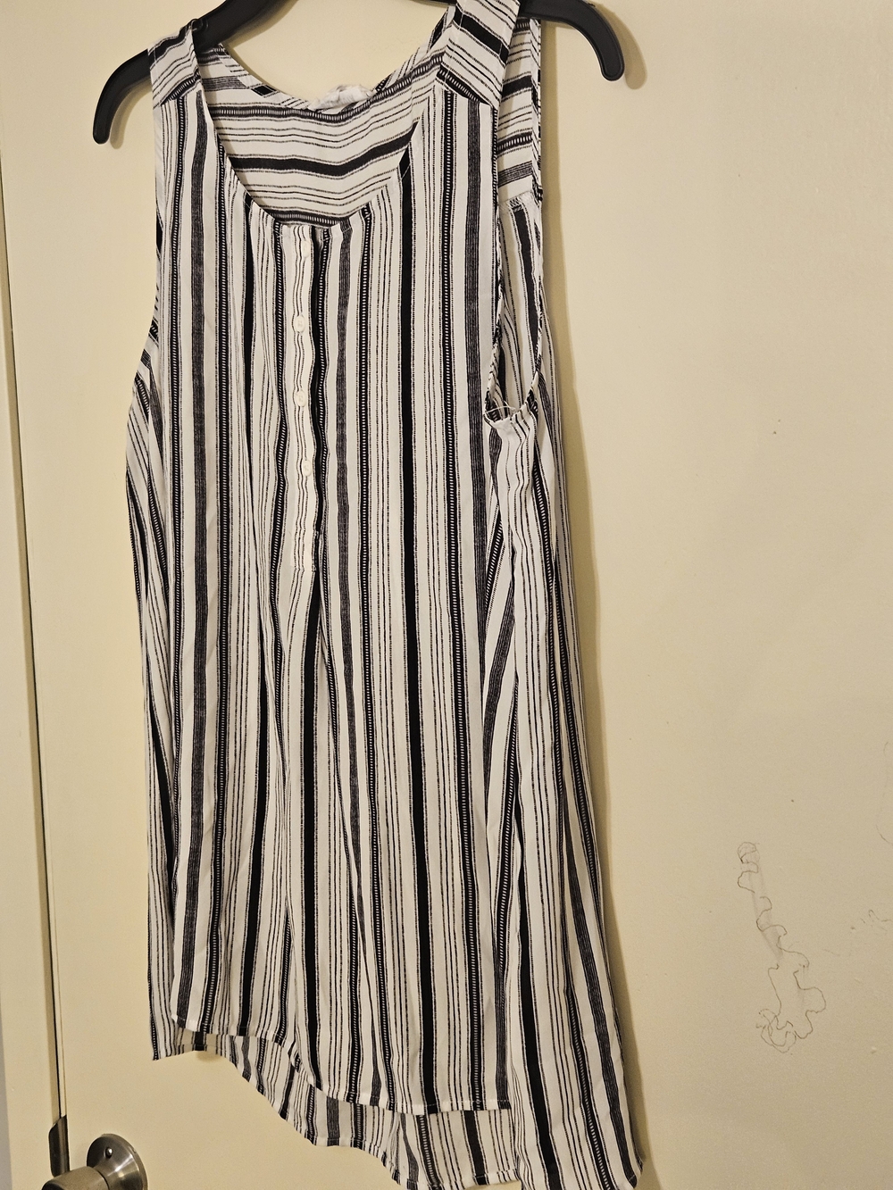 BB Dakota Black & White Vertical Stripe Tank